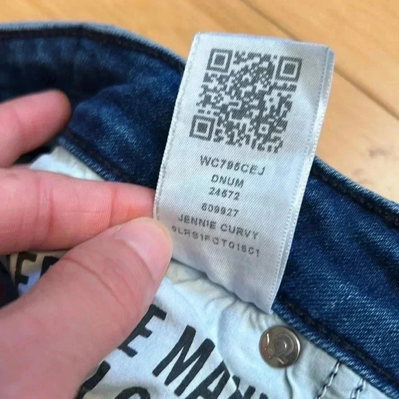 True Religion Jennie Curvy Skinny Distressed Denim Jeans size 26 - Picture 4 of 13